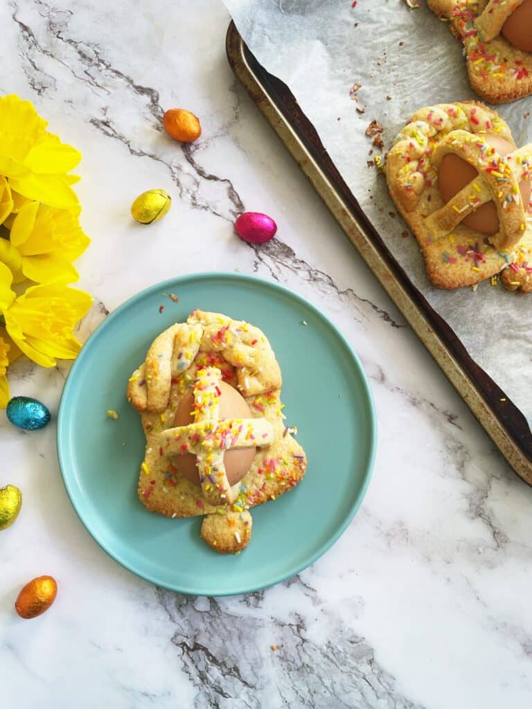 Sicilian Easter Bread with Eggs - Cuddura 5 14284BEE 201C 41D1 8CF9 843EA6A48066 1 201 a
