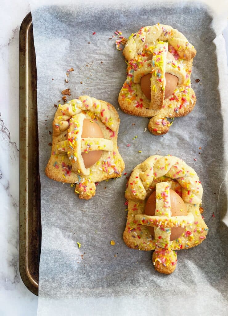 Sicilian Easter Bread with Eggs - Cuddura 4 BCEB1A29 1C7E 4AEE 83DF AC697A6944D7 1 201 a