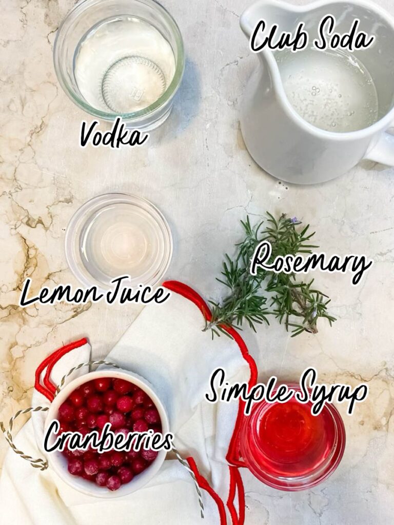 Super Mistletoe Kiss Cocktail Recipe for a Jolly Holiday Season 4 ingredients of the mistletoe kiss cocktail