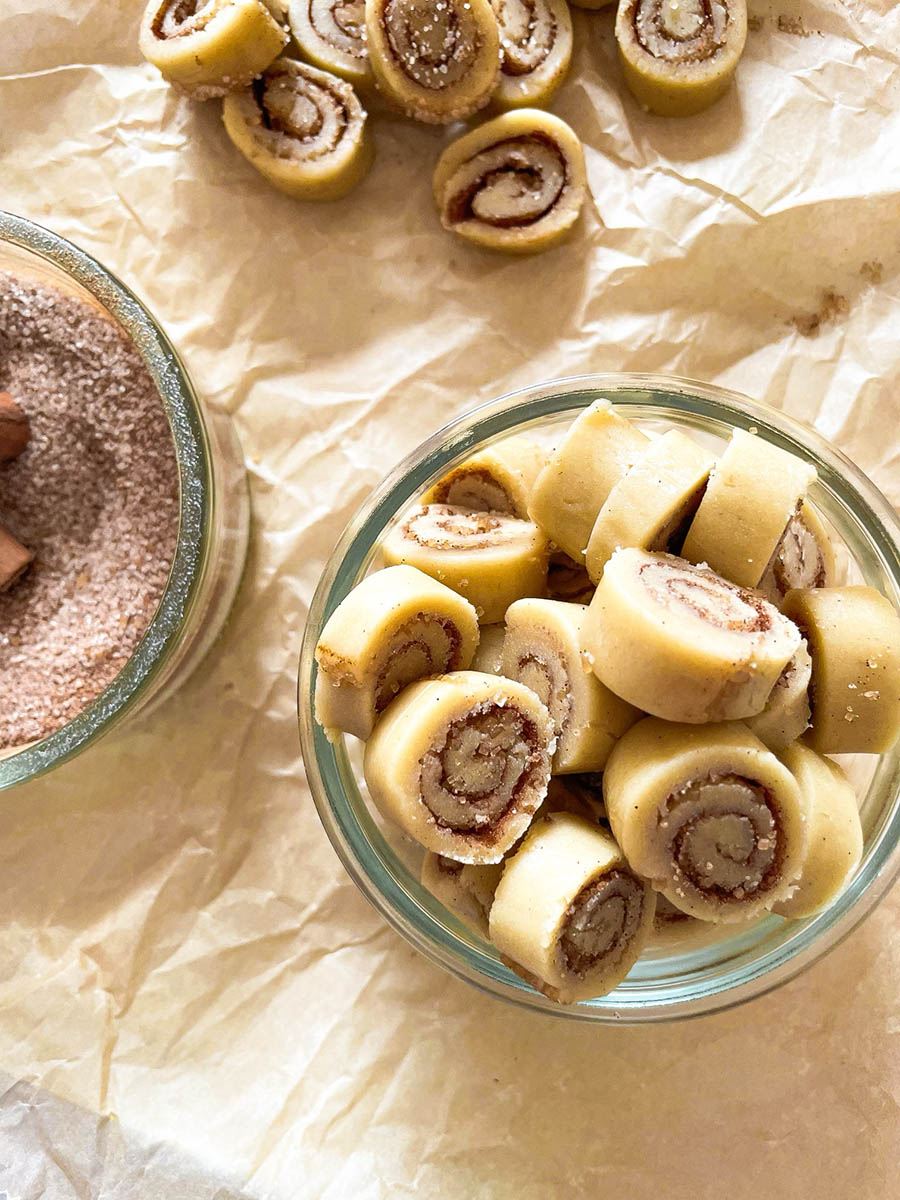 Cinnamon Bun Cookie Dough Bites: Delicious No Bake Snack 4 Cinnamon Bun Cookie Dough Bites